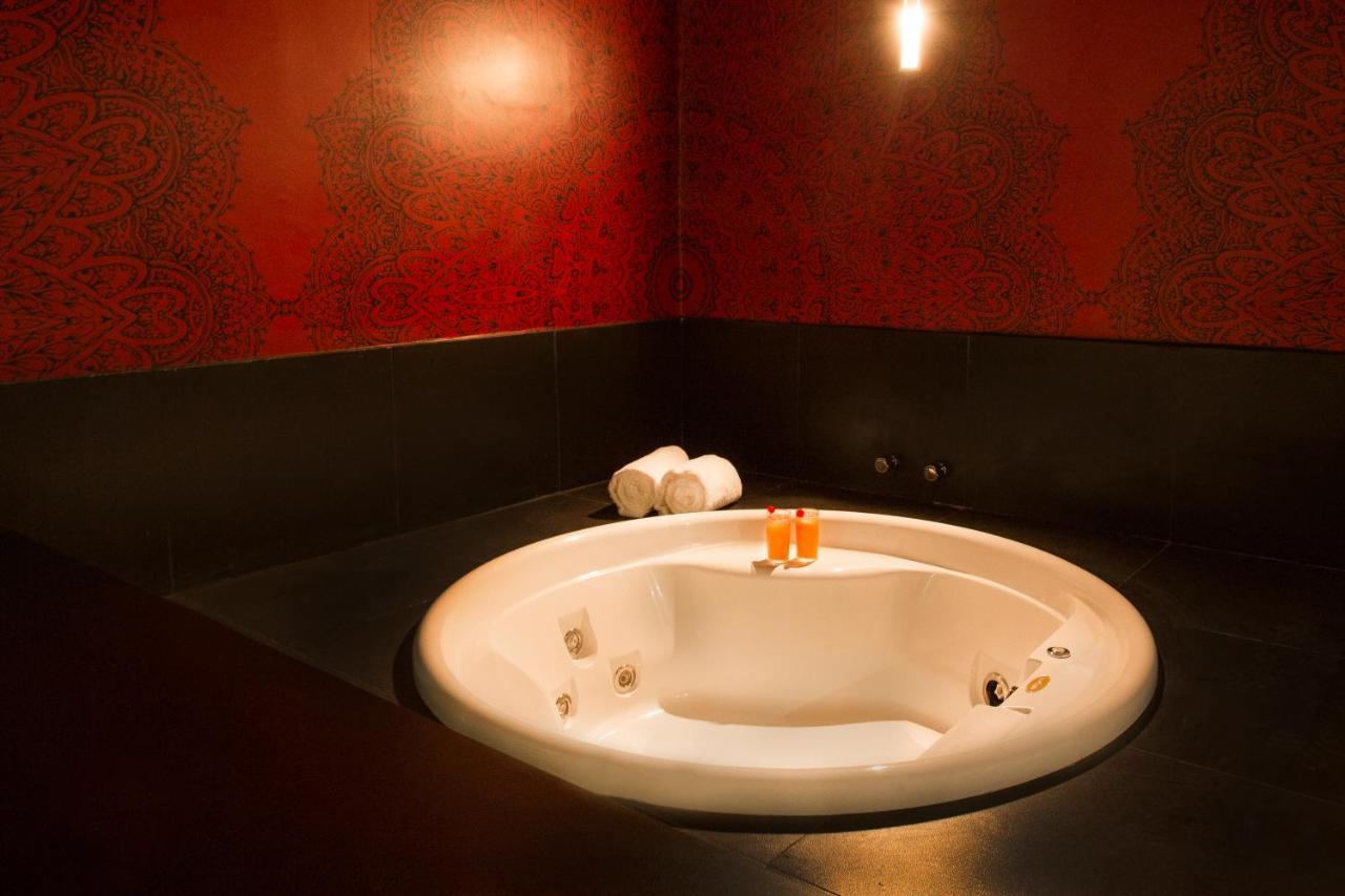 קמפינאס Tout Motel (Adults Only) מראה חיצוני תמונה
