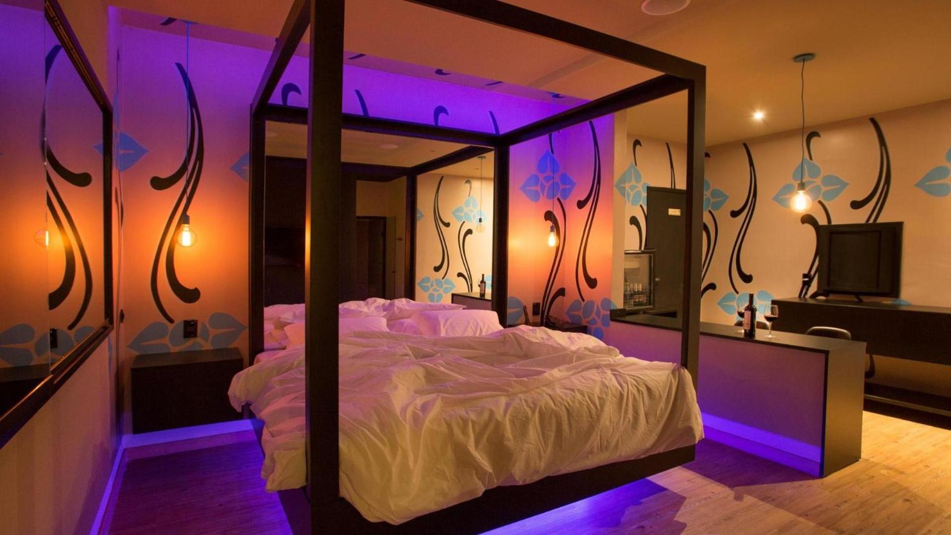 קמפינאס Tout Motel (Adults Only) מראה חיצוני תמונה