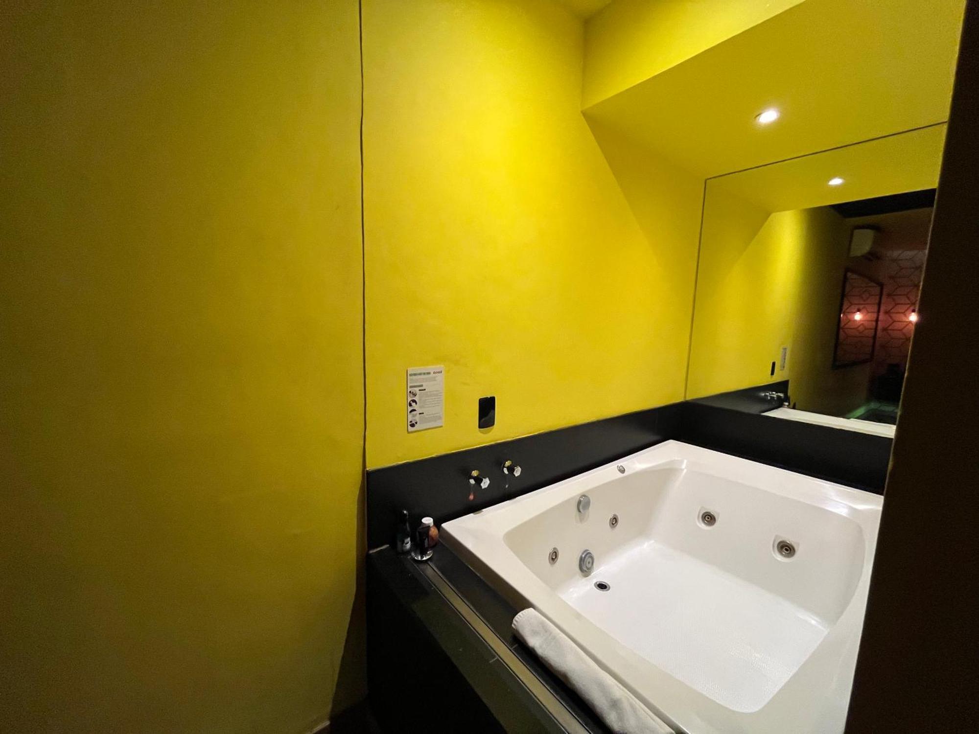 קמפינאס Tout Motel (Adults Only) מראה חיצוני תמונה
